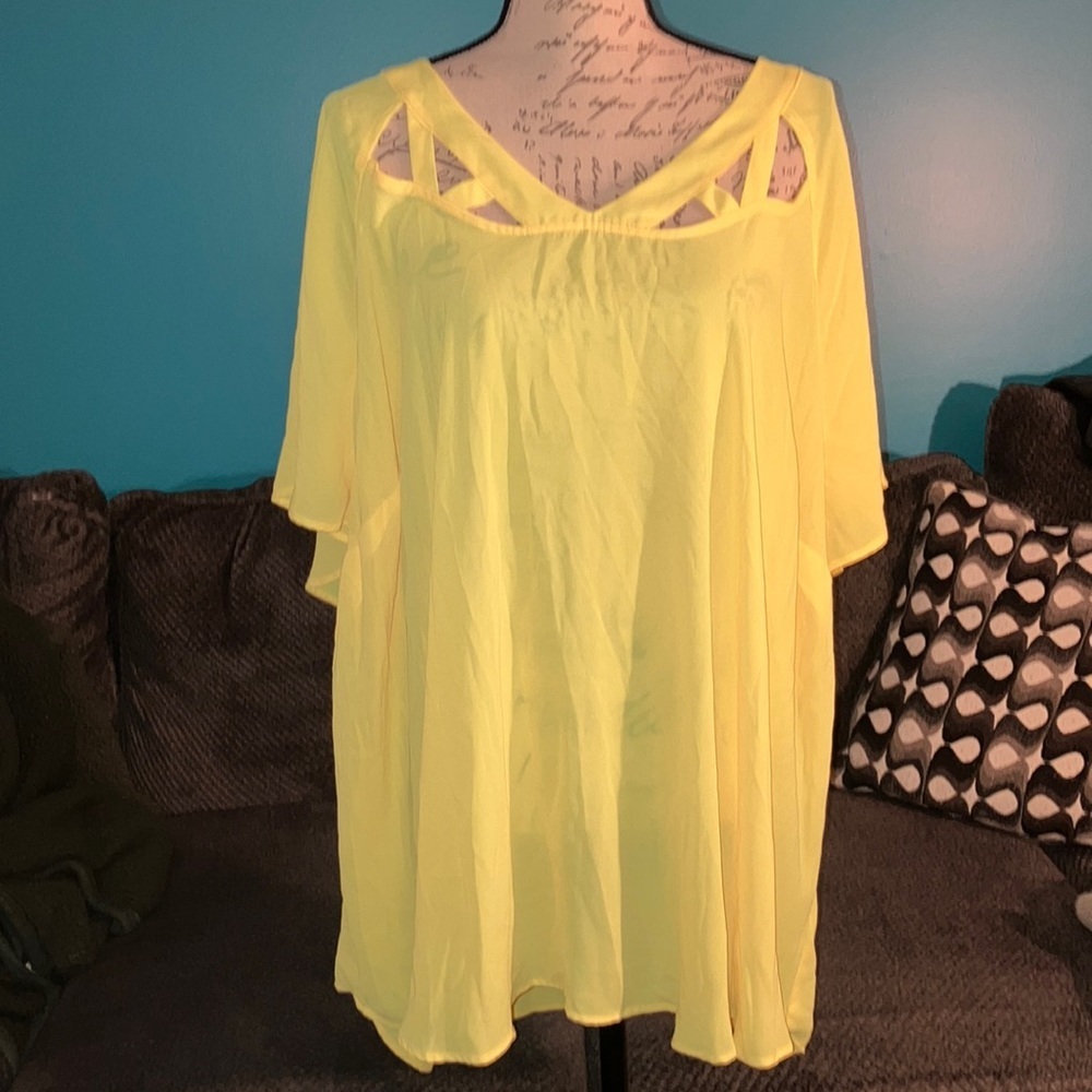 NWT Torrid Cut Out Blouse, Size 5X